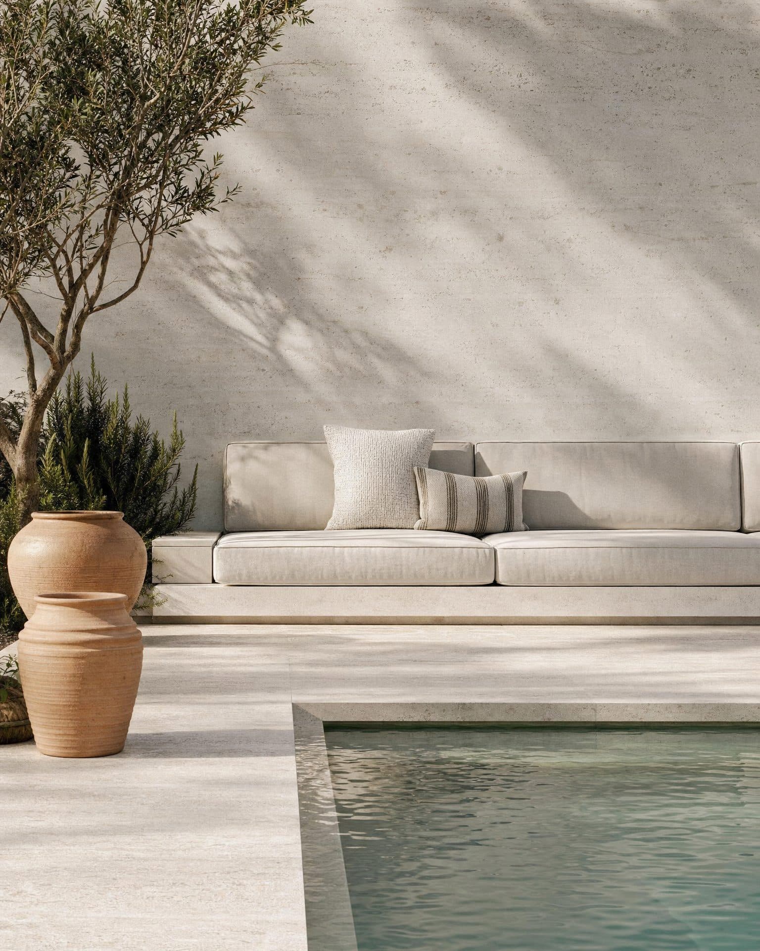 Travertine-look porcelain pool deck